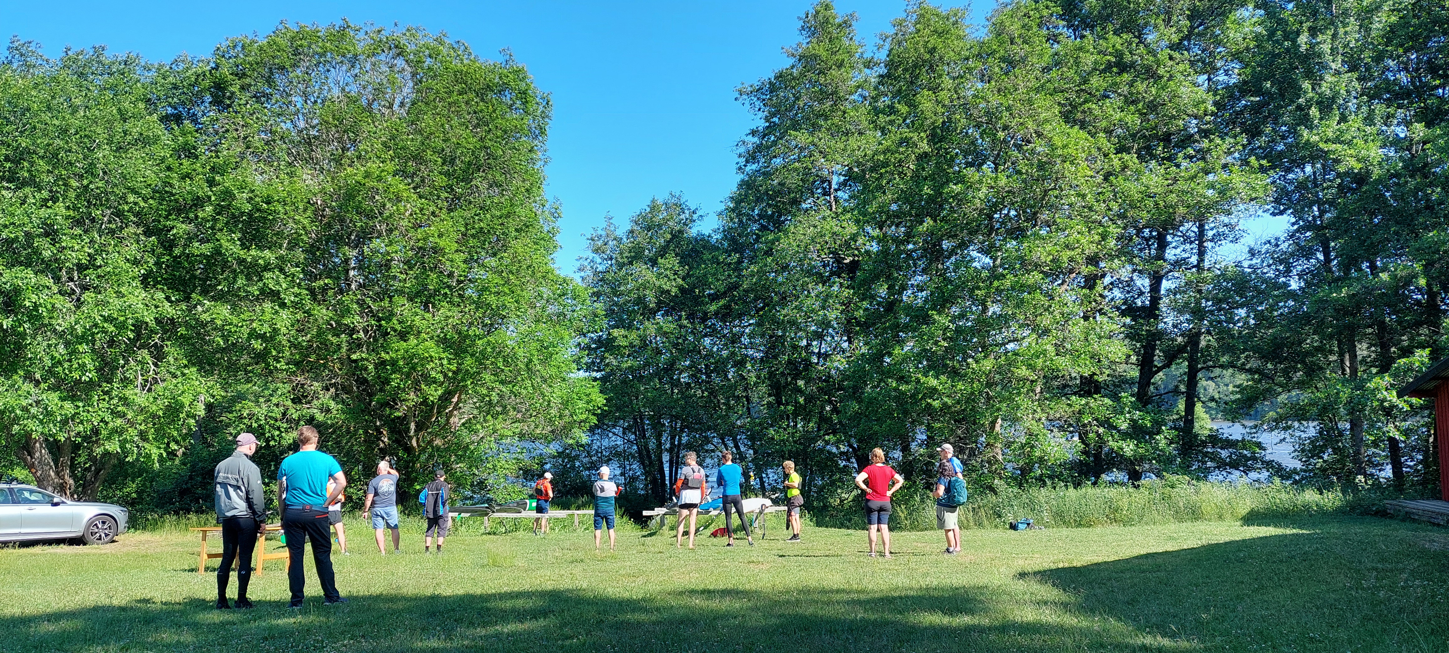 Paddling i solnedgång